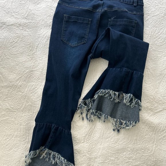 Jeans- Crop Fray NWOT - Picture 6 of 8